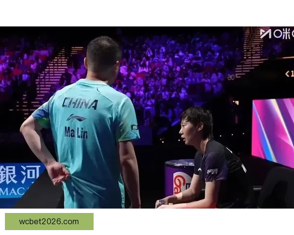 王曼昱4-2战胜申裕斌力克对手庆祝 马琳激动指天展现喜悦