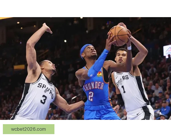 文班41分18篮板3盖帽零失误领衔马刺大胜勇士 卡斯尔15分11板助攻全队